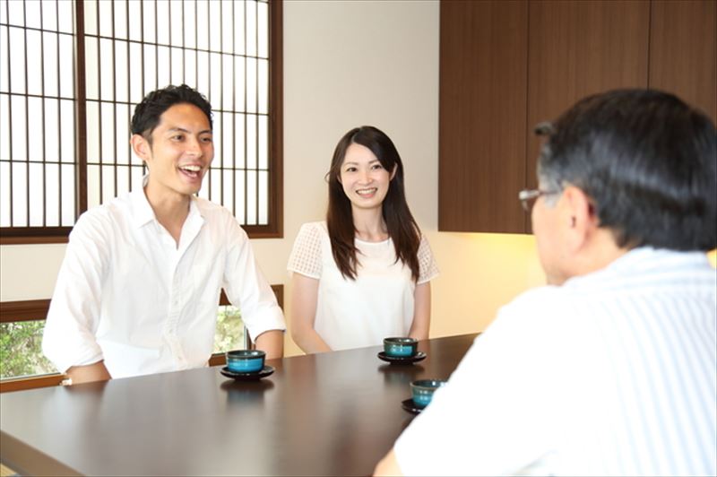 親族と家族の違いって 結婚式でどこまで招待すべきかを解説 Le Crit ルクリ